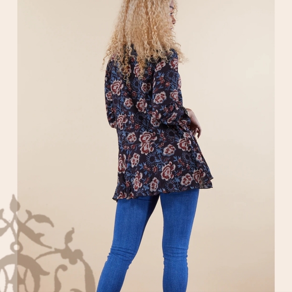 XL Tradecloth Long Sleeve Midnight floral Rio Jacket - Picture 5 of 9